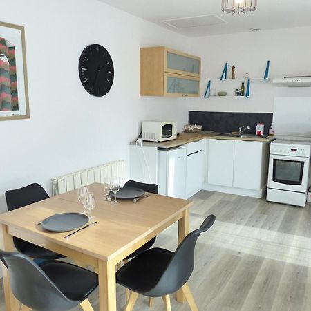 La Petite Maison Tahet, 2 Pers Avec Terrasse Basse-Indre Exterior photo