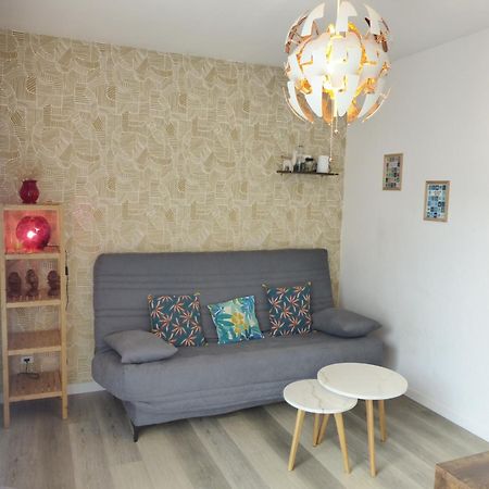 La Petite Maison Tahet, 2 Pers Avec Terrasse Basse-Indre Exterior photo